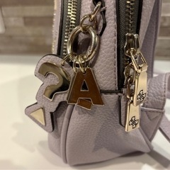 値下げ交渉可ゲス(GUESS)&サマンサタバサバックセットの画像