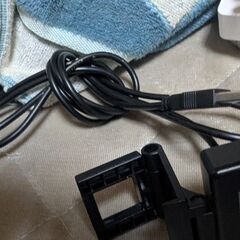 エレコム(ELECOM) WEBカメラ UCAM-C520FBBK 200万画素 HD 720p 30FPS マイク内蔵 高精細ガラスレンズ ケーブル長1.5m ブラック 中古の画像