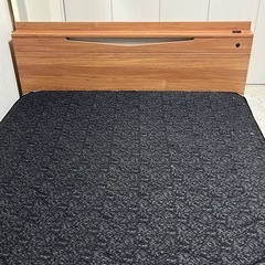 ダブル　引き出し付きベットフレーム マットレスの画像