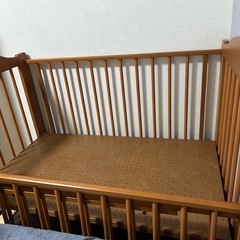 ベビーベッド　幅123 奥行81 高さ88移動式