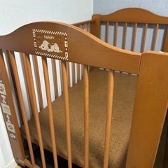 ベビーベッド　幅123 奥行81 高さ88移動式の画像