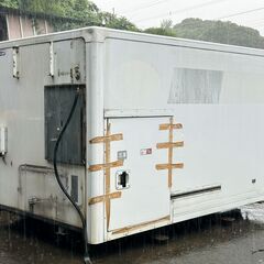 防災備蓄コンテナ、外寸長さ321cm、保冷車のコンテナ、左側横ドア故障？！ 仕切り有り！内寸高さ176cm ●防災.農漁業.米備蓄倉庫●福岡の画像