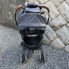 Aprica ベビーカーの画像