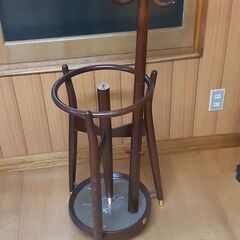 木製コートハンガー   高さ185cmの画像