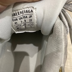 BALENCIAGA グレー/レッド スニーカーの画像