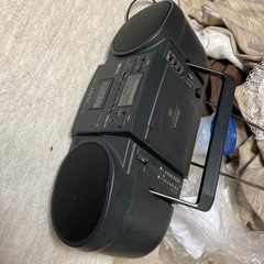 ラジカセ、CDプレイヤー、ラジオの画像