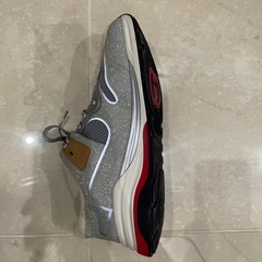 GUCCI グリッターシルバースニーカーの画像