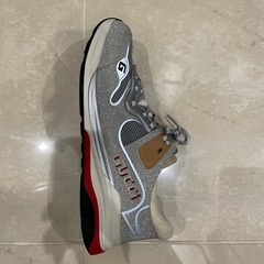 GUCCI グリッターシルバースニーカーの画像