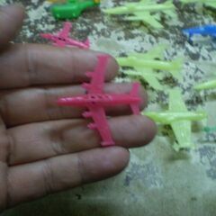 昭和レトロ？　おもちゃ　戦闘機や車など 14個の画像