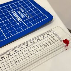 カッター付き定規＆カッター台｜ダーレー紙用カッタールーラーの画像