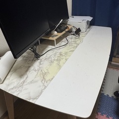 ダイニングテーブル
の画像
