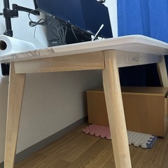 ダイニングテーブル
の画像