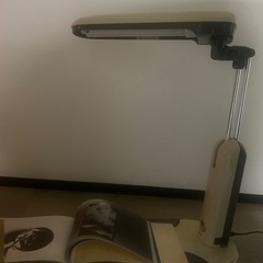 蛍光灯スタンドライトの画像