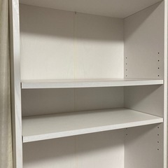 上品な薄い木目調本棚　ホワイトの画像