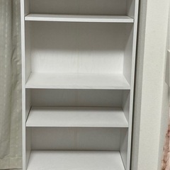 上品な薄い木目調本棚　ホワイトの画像