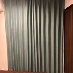 カーテンの画像