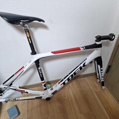 値下げ交渉可TREK Madone 4.7　カーボンロードバイクフレームの画像