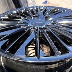 WALD ジュニライン　ハイエース 200用　タイヤサイズ215/60R17の画像