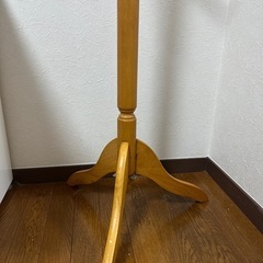 木製 ポールスタンドの画像