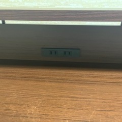 ワークデスク　テーブル　コンセント付き　ブラウンの画像