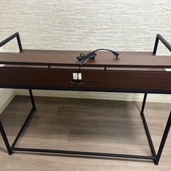 ワークデスク　テーブル　コンセント付き　ブラウンの画像