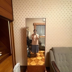 木の全身鏡の画像
