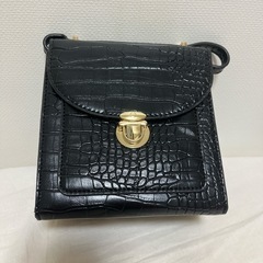 ショルダーバッグ 黒 ブラックの画像