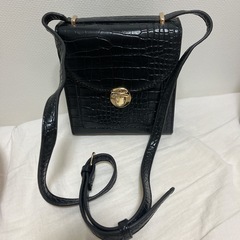 ショルダーバッグ 黒 ブラックの画像