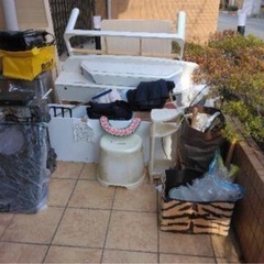 靴、鍋、紙袋、こたつ、コタツ、子供用品、ベビー用品、引き出し、ダブル、布団、袋、服、テーブル、着物、木箱、食器棚、不用品、棚、ゴミ箱、ランドセル、収納ケース、カーテン、物干し竿、マットレス、ベッドフレーム、カーペット、お風呂椅子、デッキブラシ、ホウキ、食洗機、ガスコンロ、カバン、リュック、テレビ線、リモコン、アンテナ、ケーブル、延長コード、テーブル、食洗機、アイス枕、椅子、本、小物の画像