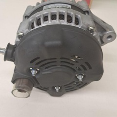 ハイエース　オルタネーター DENSO KDH201V　KDH206V　ダイナモ の画像