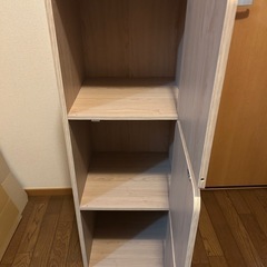 扉付き　三段ボックスの画像