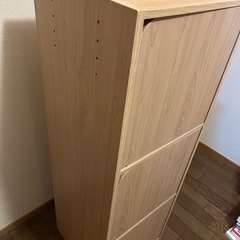 扉付き　三段ボックスの画像