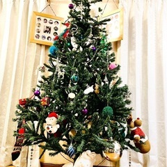 巨大なクリスマスツリー🎄240cm と飾り類 ぬいぐるみ　※写真にうつってる以外の飾りも有り　大量一式の画像