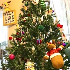 巨大なクリスマスツリー🎄240cm と飾り類 ぬいぐるみ　※写真にうつってる以外の飾りも有り　大量一式の画像