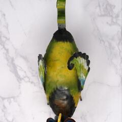鳥の置物の画像