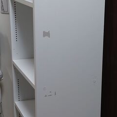 少し古い本棚 幅44cm高さ180cmの画像