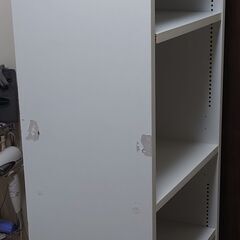 少し古い本棚 幅44cm高さ180cmの画像