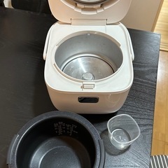 ハイアール 3合炊き 炊飯器の画像