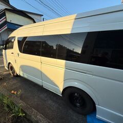 最終価格8/23売却　超美車・カスタム70万超】ハイエース グランドキャビン 4WD／H28年式／8万km未満／車検満タン／ベッドキット・シート改造・モニター付き！ の画像