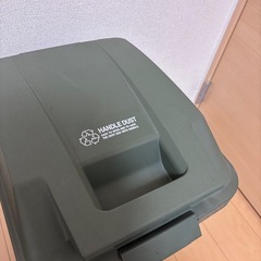 蓋付きゴミ箱の画像