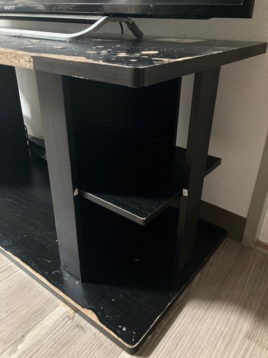 受け取り手ほぼ確定。SONY48インチのテレビとテレビ台。バラ購入OK。埼京線、戸田駅や戸田周辺 でしたら車でご自宅まで運びます。
