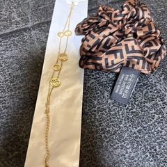 FENDI ブレスレット シュシュの画像