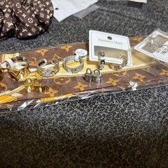 ルイヴィトン シュシュ ネックレス ピアス ツイリー リング 指輪の画像