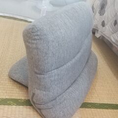 ☆どこでも背もたれになるリビング枕S☆カインズの画像