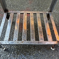 丈夫な作業台の画像