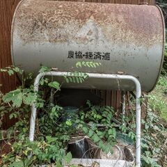 灯油タンク 大きな灯油タンクの画像