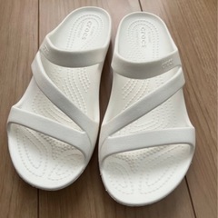 女性用サンダル、靴の画像