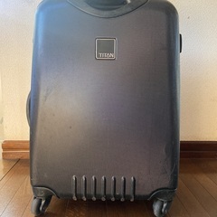 無料　スーツケース中サイズ　ドイツ　TITANの画像