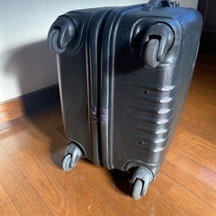 無料　スーツケース中サイズ　ドイツ　TITANの画像