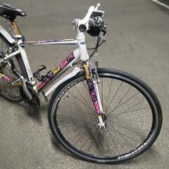 かっこいい軽くて早いクロスバイク自転車28インチ乗りやすく自分でも気にいってます。ペイペイ払いOK新し目のiPhoneとも交換可の画像